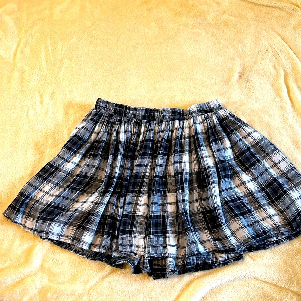 Plaid skirt black and white